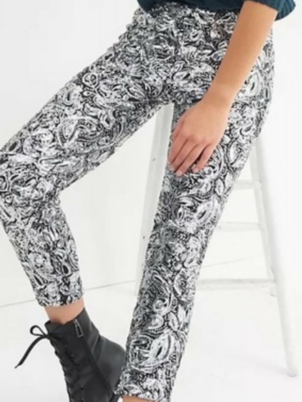 Anthropologie porridge silver black sequin straight pants size S